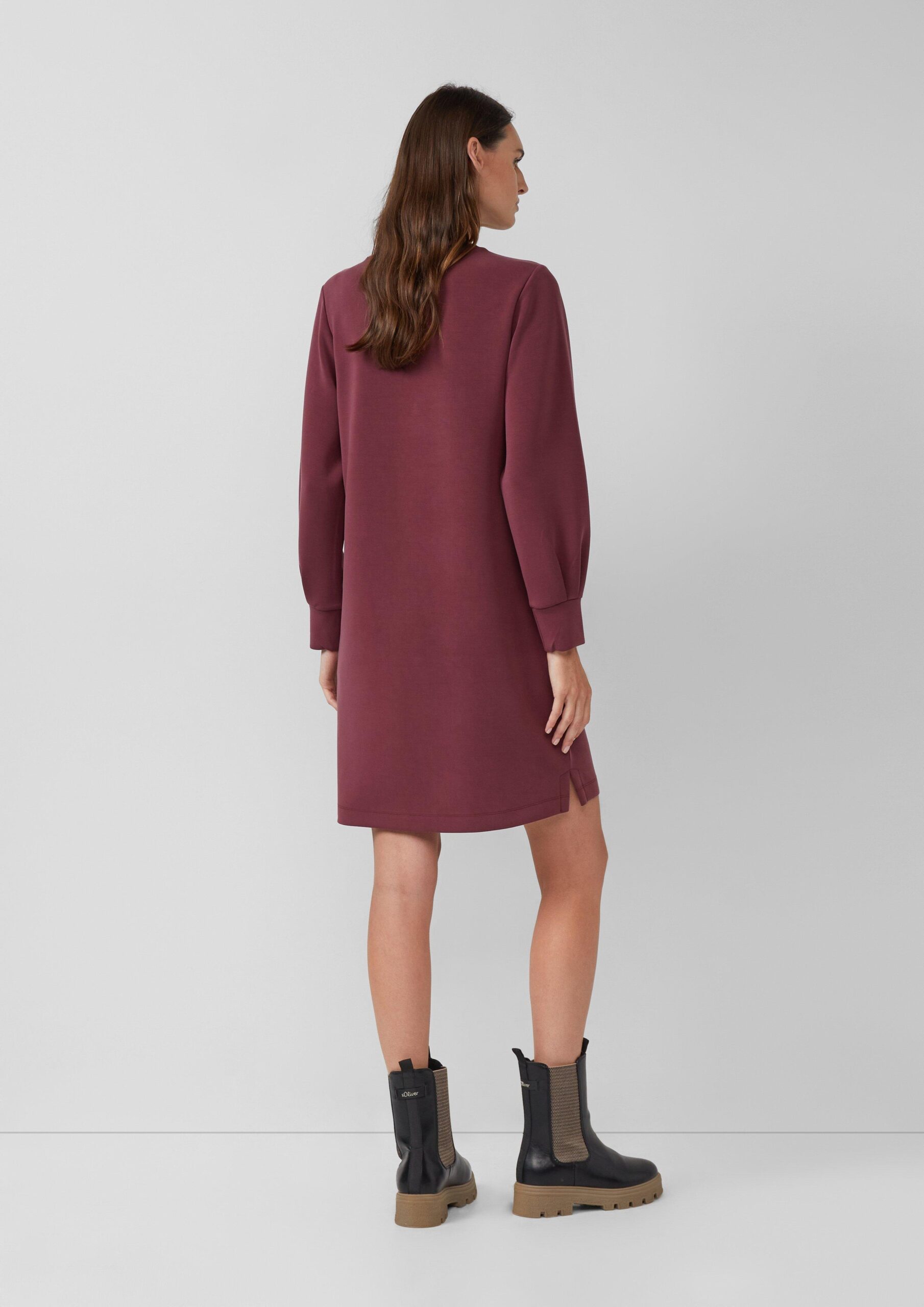 Scuba-Kleid mit weitem Arm und Eingrifftaschen