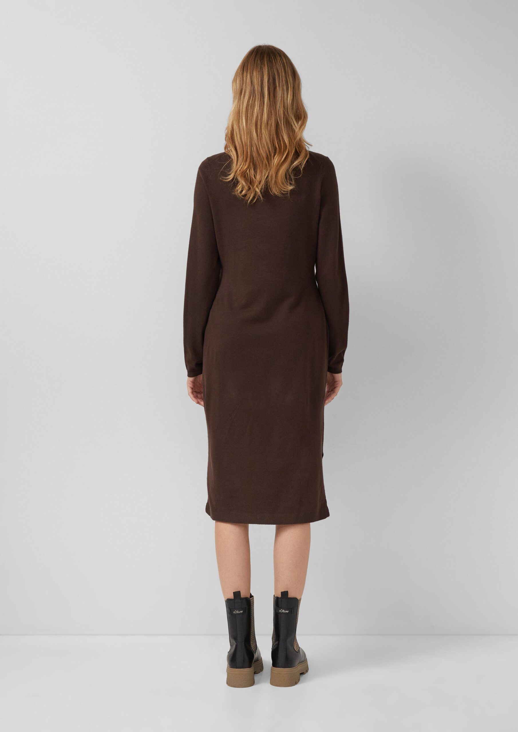 Rollkragen-Feinstrickkleid im Slim Fit aus Viskosemix