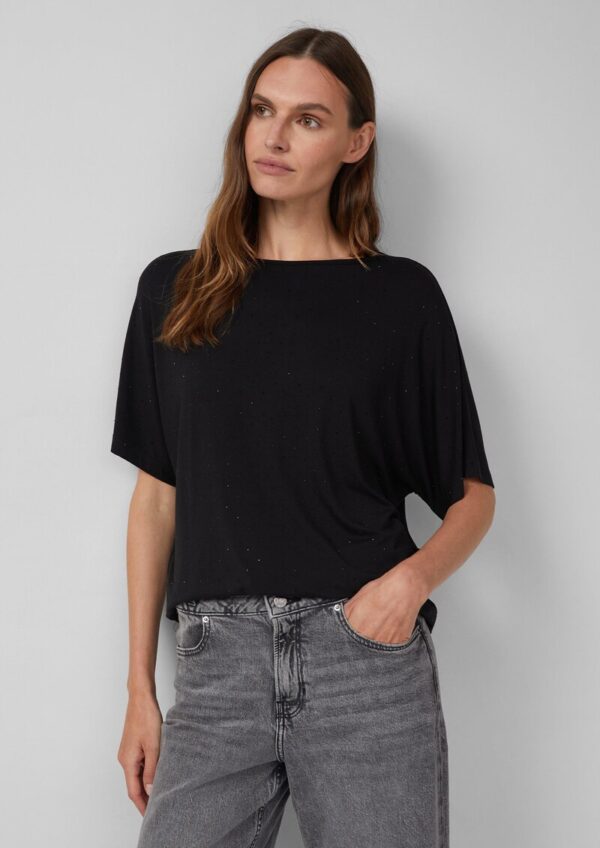 Fließendes T-Shirt mit Glitzersteinen