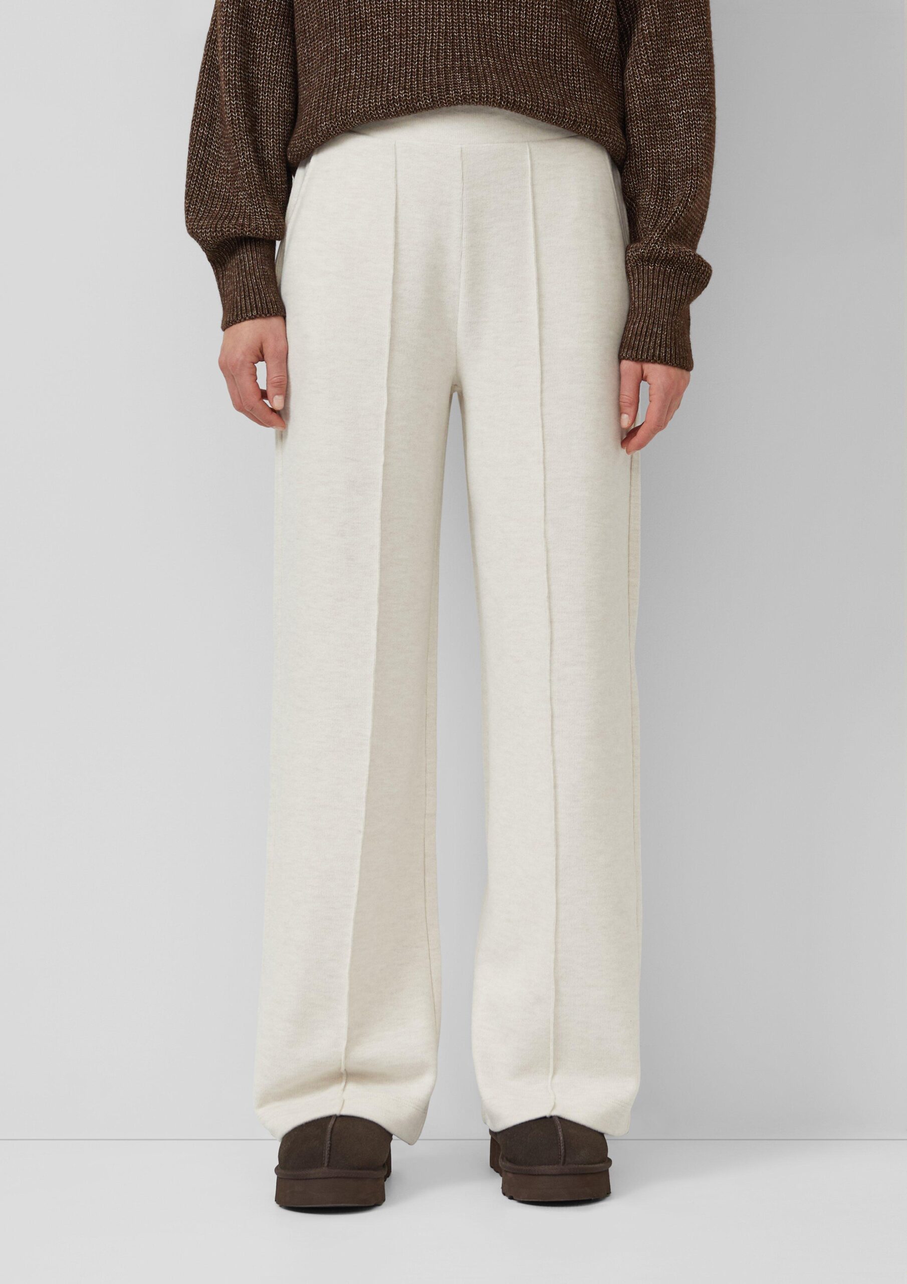 Weiche Sweathose mit Biesen