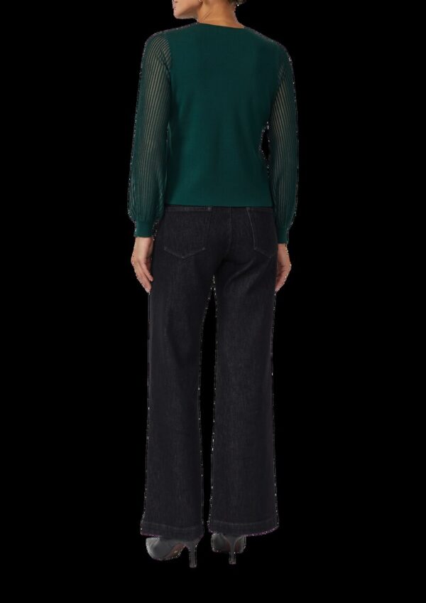 Feinstrick-Pullover aus Viskosemix mit semitransparenten Ärmeln