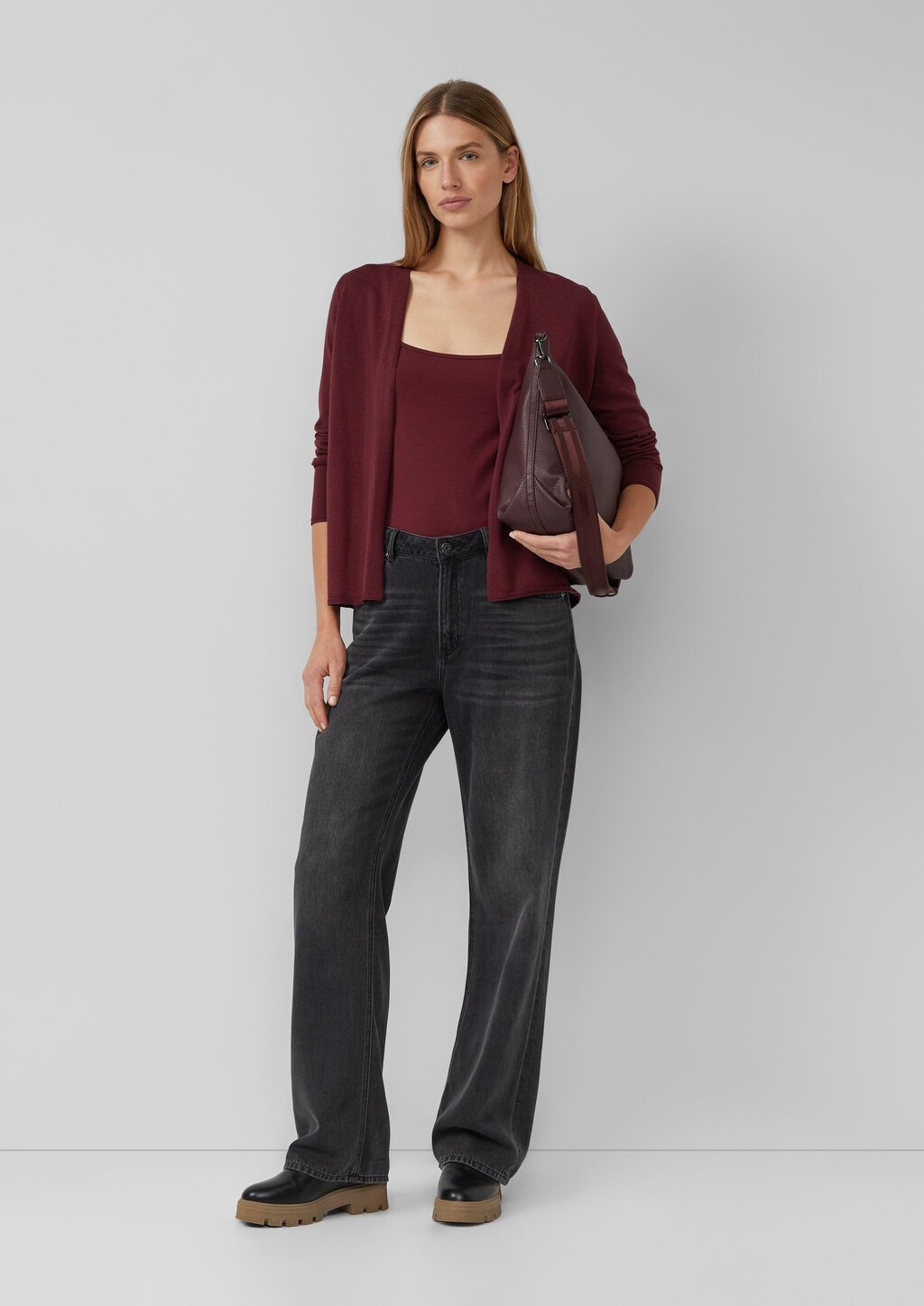 Elastisches Top mit verstellbaren Trägern