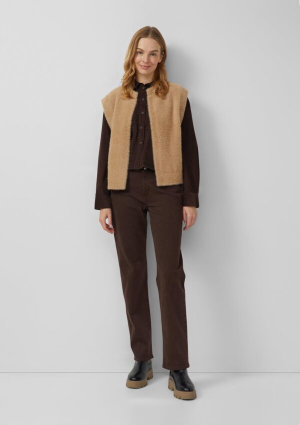 Verschlusslose Weste in flauschigem Garn