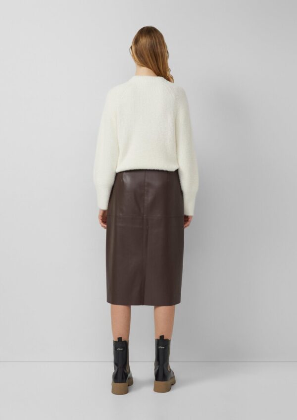 Flauschiger Strickpullover mit Stehkragen