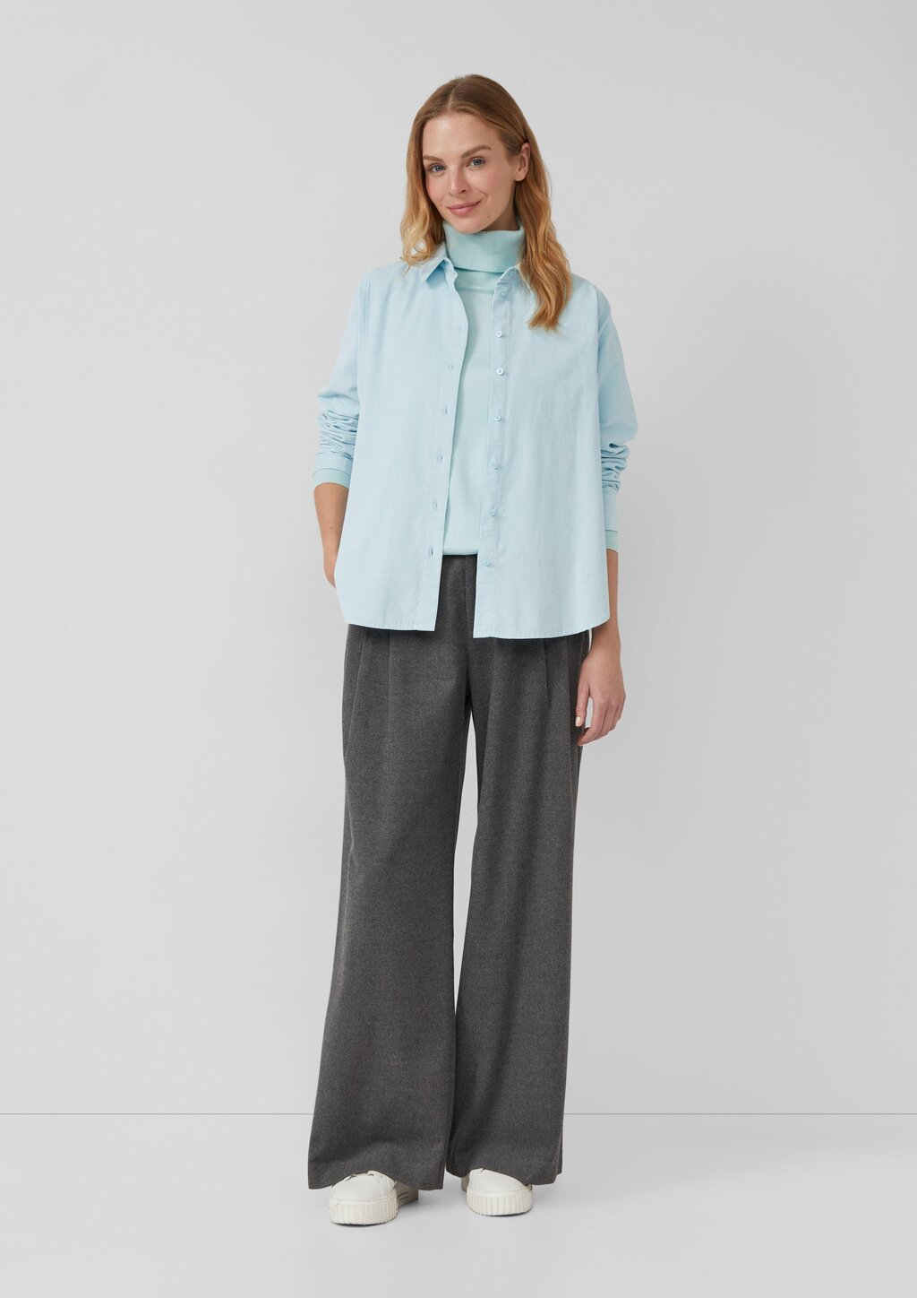 Feincordbluse mit Hemdkragen