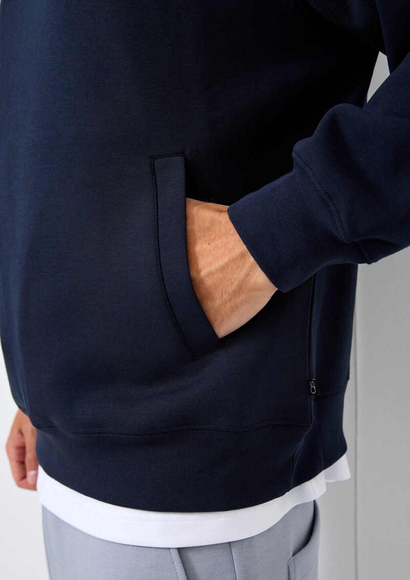 Hoodie im Loose Fit mit Logo-Stickerei