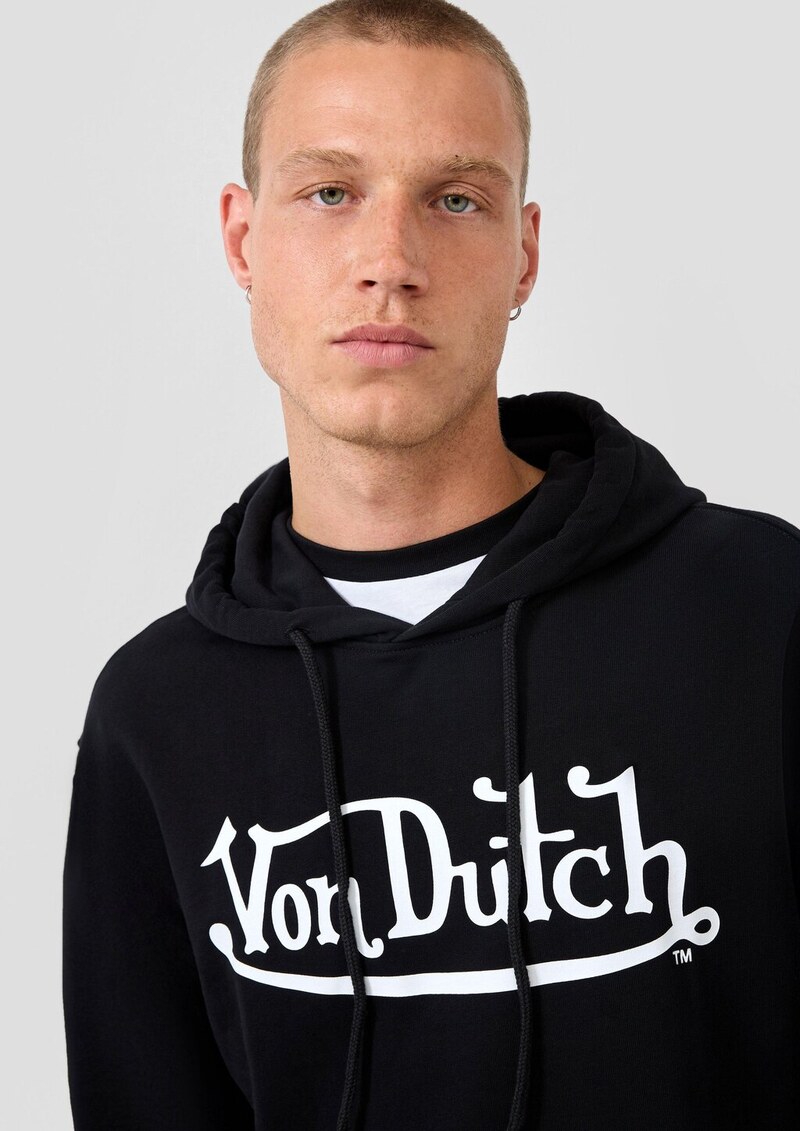 Hoodie mit Frontdruck | QS x Von Dutch