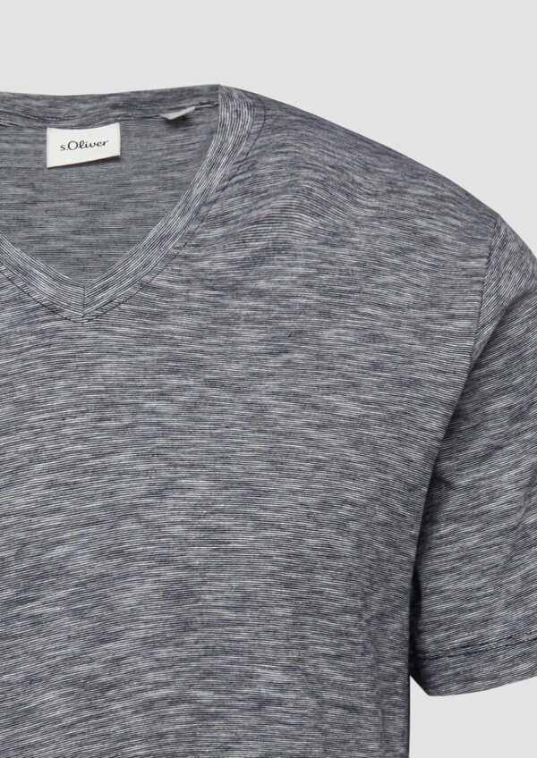 Baumwoll-T-Shirt mit V-Ausschnitt und Regular Fit