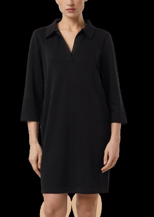 Kurzes Jerseykleid mit Polokragen und Eingrifftaschen