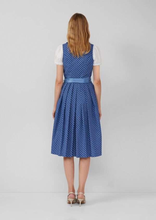 Verspieltes Dirndl mit Bluse | Volksfest