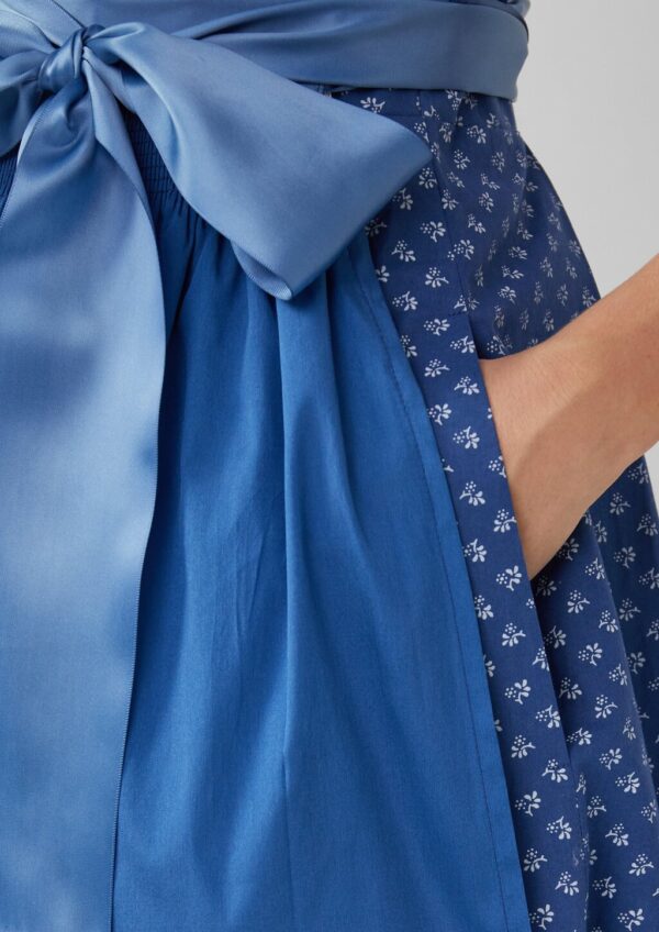 Verspieltes Dirndl mit Bluse | Volksfest