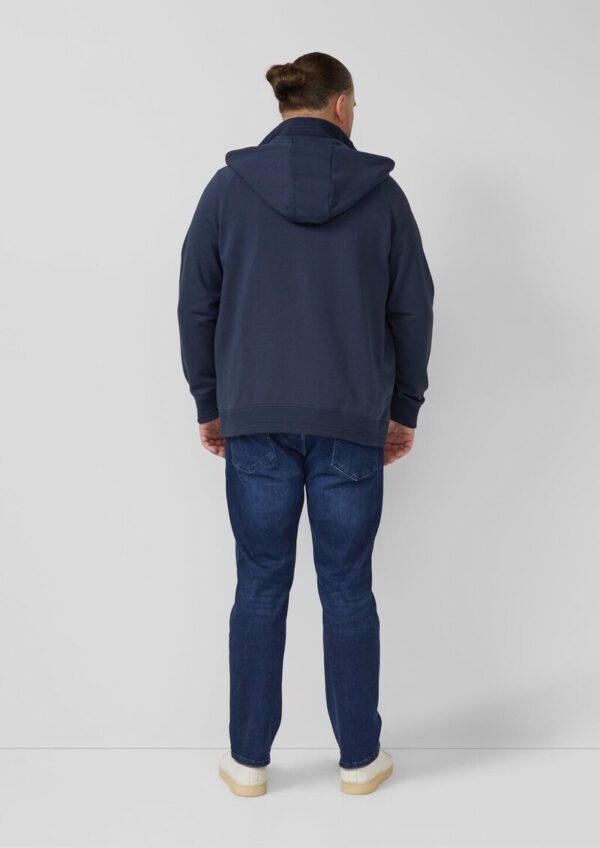 Hoodie mit Frontprint und innenliegendem Stehkragen