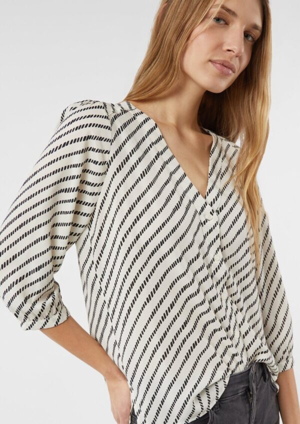 Gemusterte Chiffon-Bluse mit 3/4-Ärmeln und Raffung