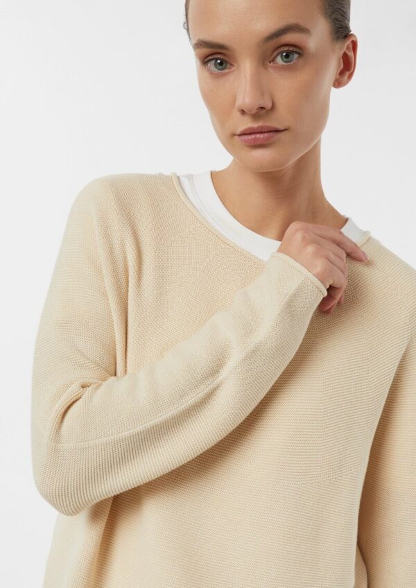 Strukturierter Strickpullover mit Rollsaum