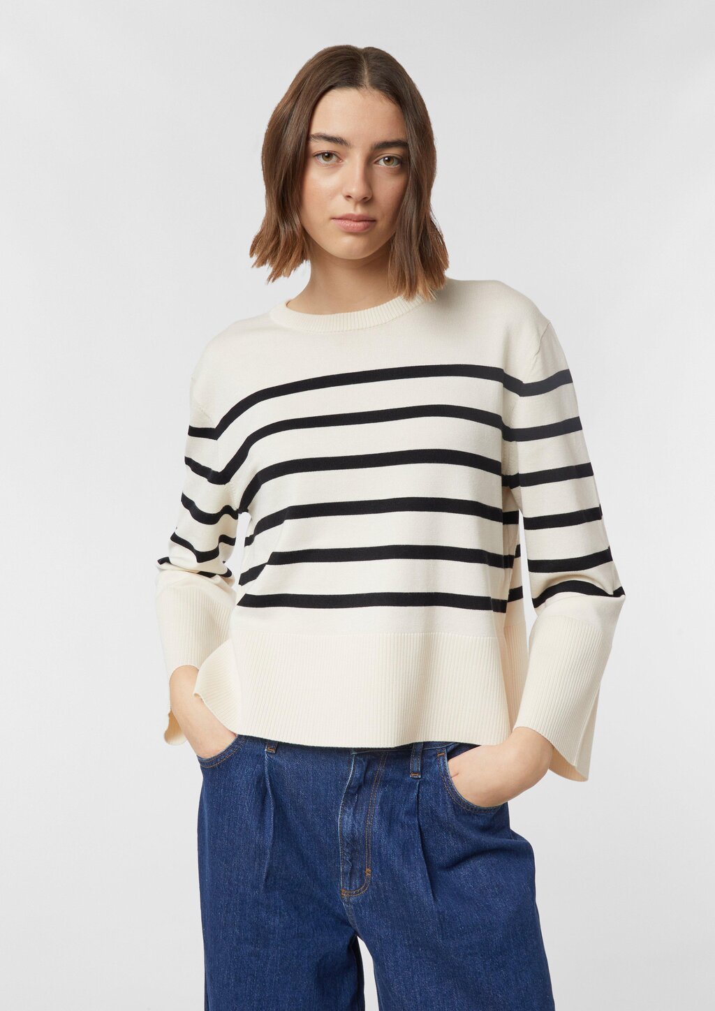 Streifenpullover mit weiten Ärmeln