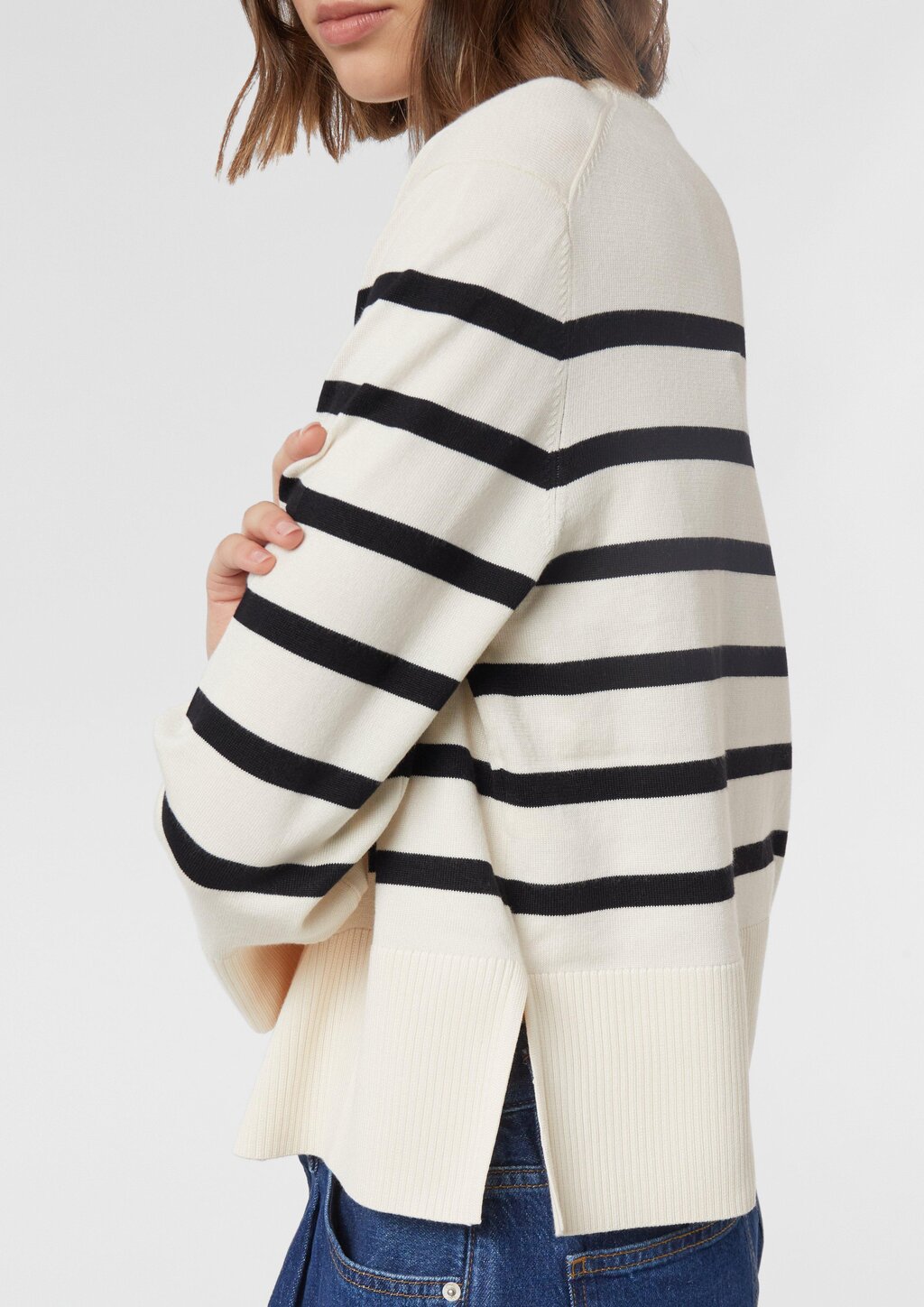 Streifenpullover mit weiten Ärmeln