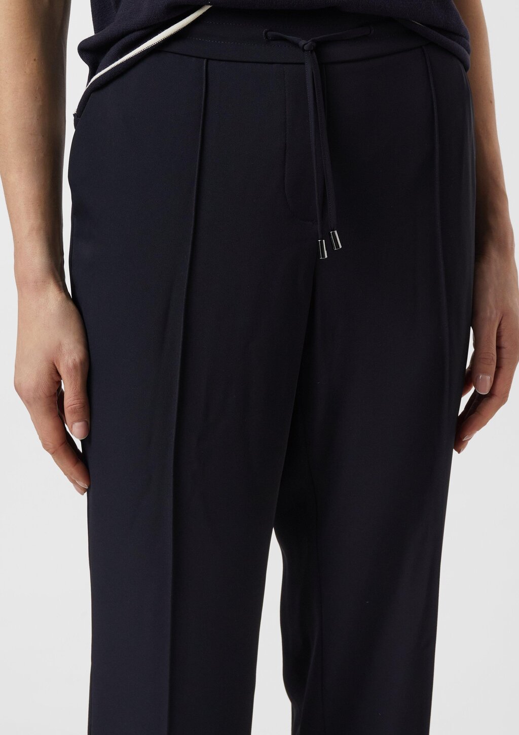 Jogpants mit Elastikbund und Biesen-Detail