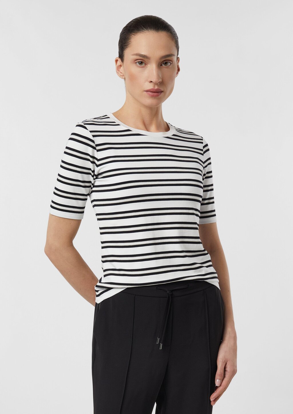 Schmales T-Shirt mit Streifenmuster