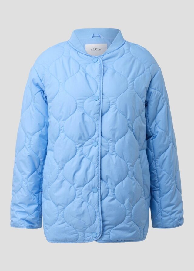 Steppjacke mit Bomberkragen und seitlichen Schlitzen