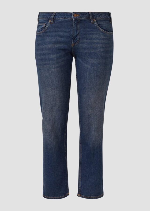 Jeans / Slim Fit / Mid Rise / Straight Leg