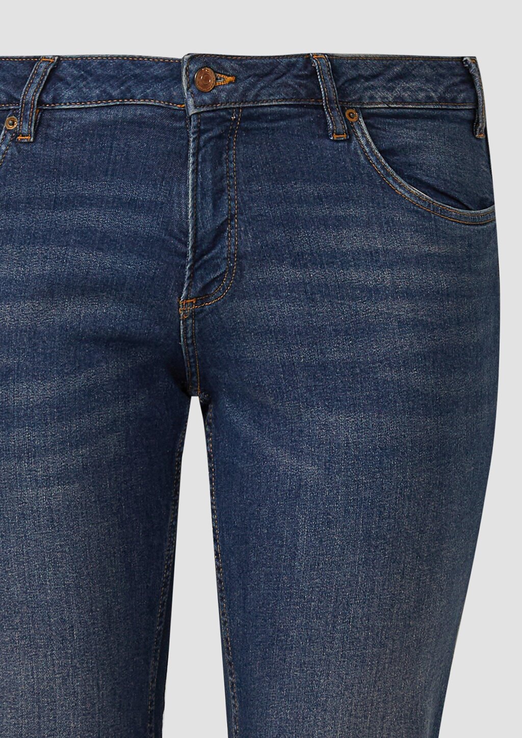 Jeans / Slim Fit / Mid Rise / Straight Leg