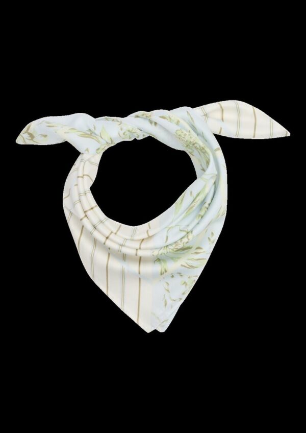 Schal aus fließender Webware mit Artwork