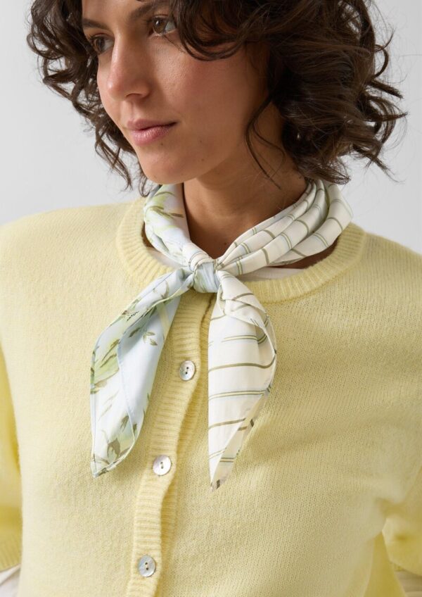 Schal aus fließender Webware mit Artwork