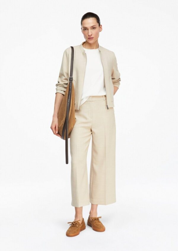 Strukturierte Jacke mit aufgesetzten Taschen