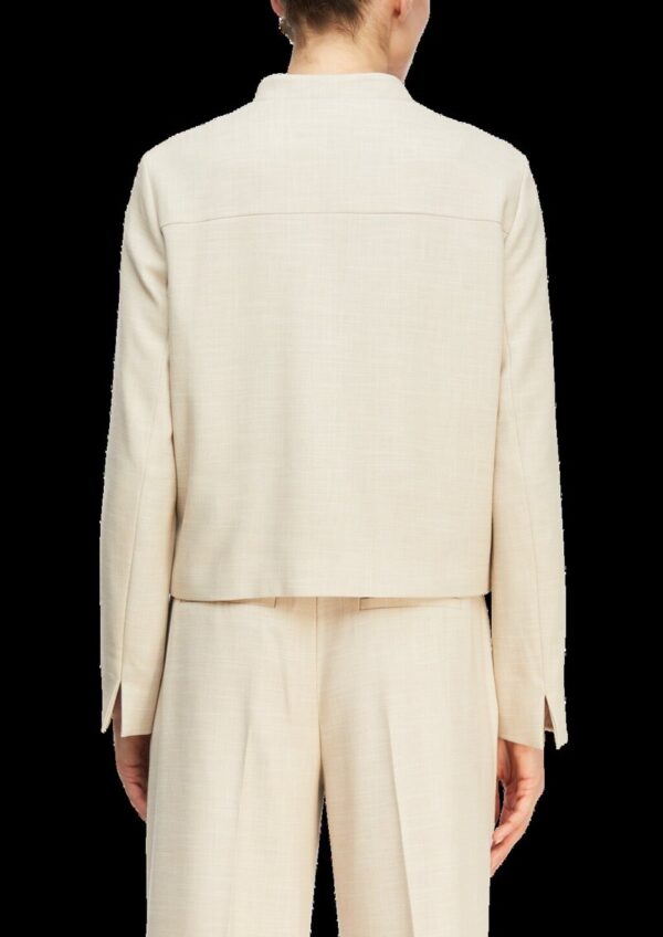 Strukturierte Jacke mit aufgesetzten Taschen