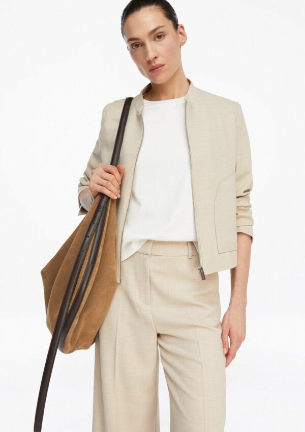 Strukturierte Jacke mit aufgesetzten Taschen