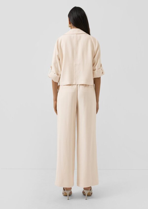 Kurzer Blazer aus Viskosemix mit 3/4-Ärmeln und Reverskragen