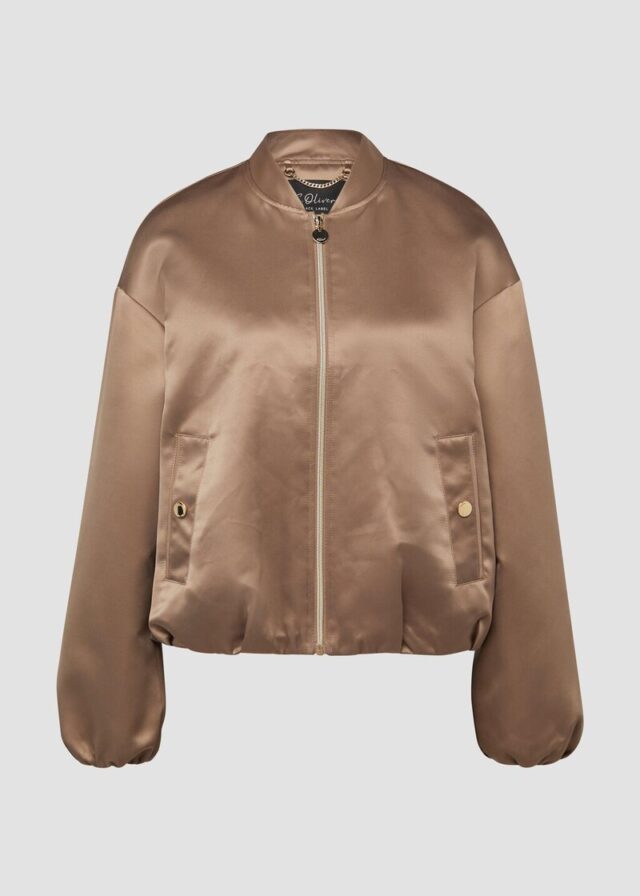 Gefütterte Outdoor-Jacke aus Satin mit Gummizug und Pattentaschen