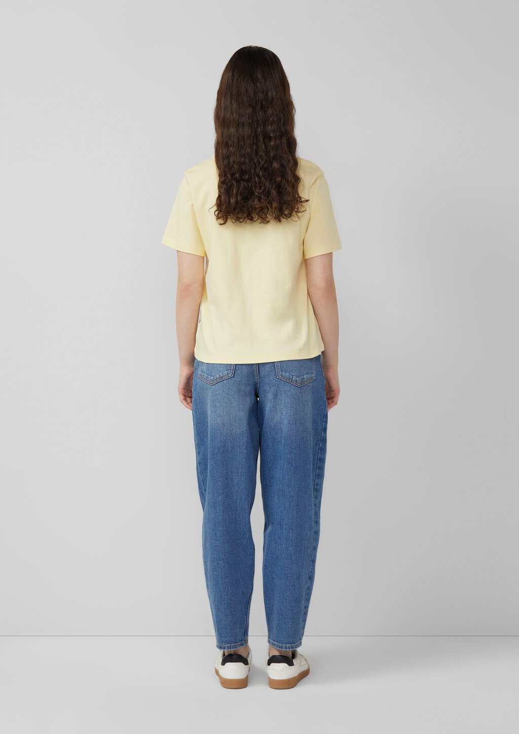 Verkürztes Baumwoll-T-Shirt mit Artwork