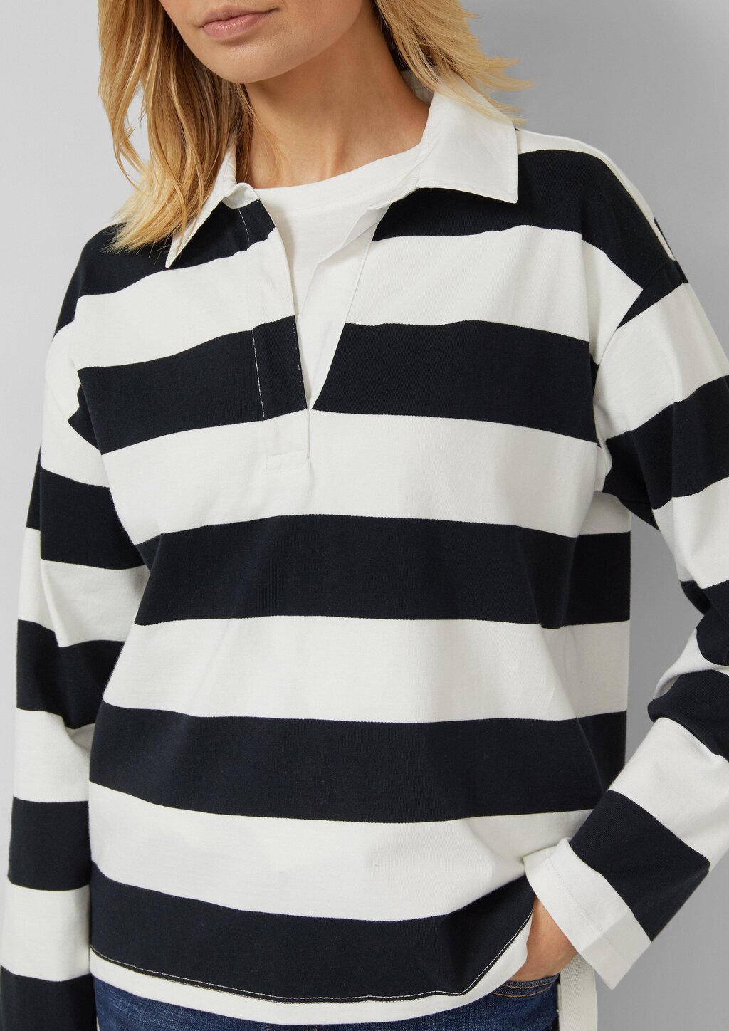 Gestreiftes Baumwoll-Shirt mit Hemdkragen