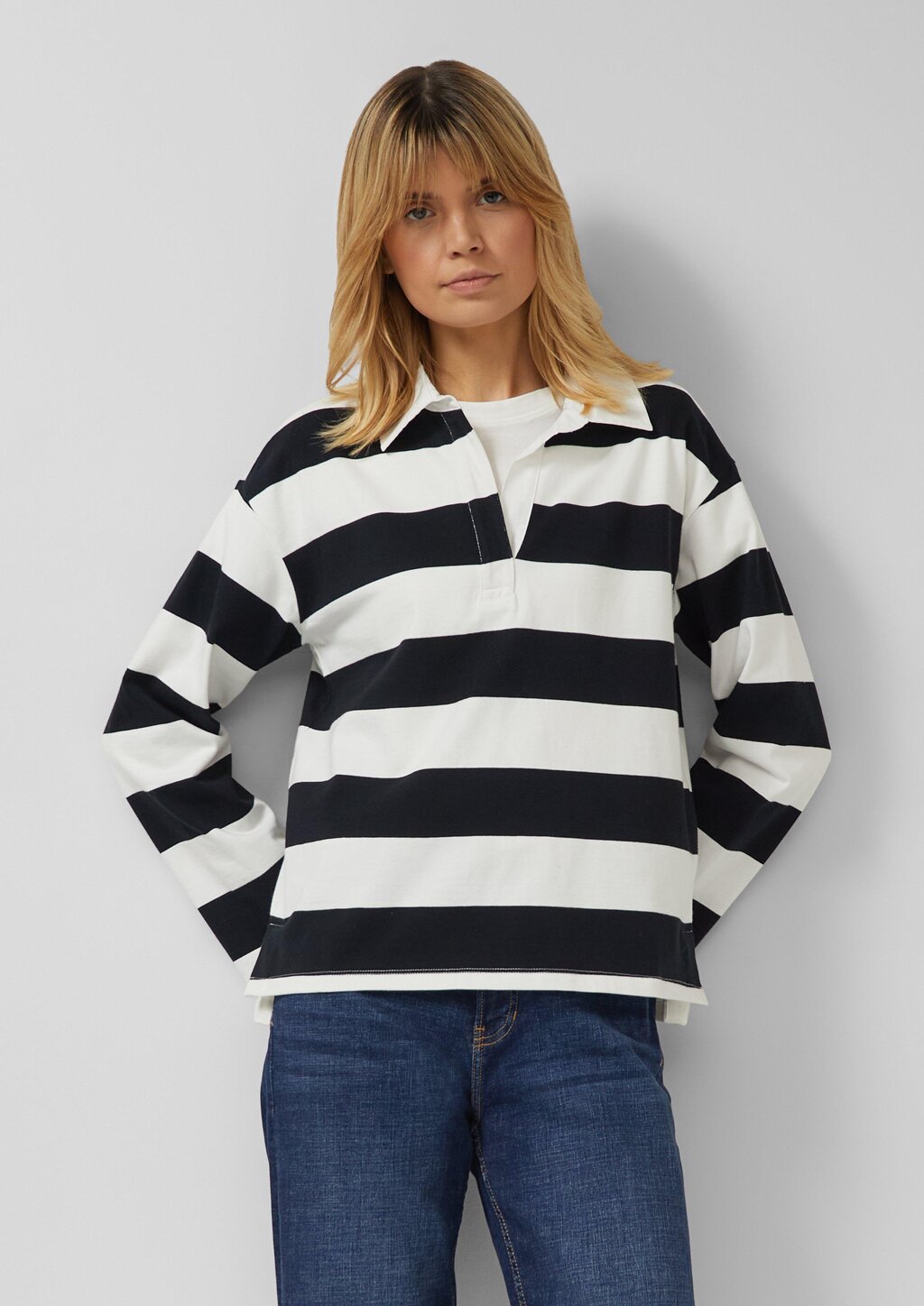 Gestreiftes Baumwoll-Shirt mit Hemdkragen