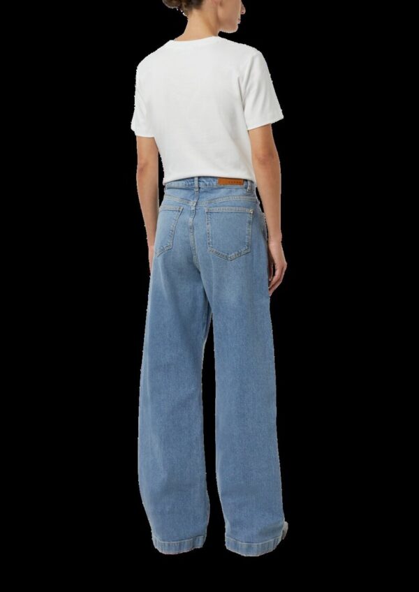 Extra High Waist-Denim mit vorverlegter Naht