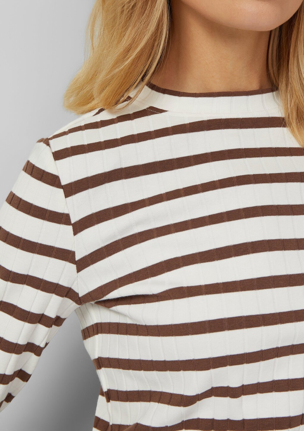 Geripptes Langarmshirt im Slim Fit