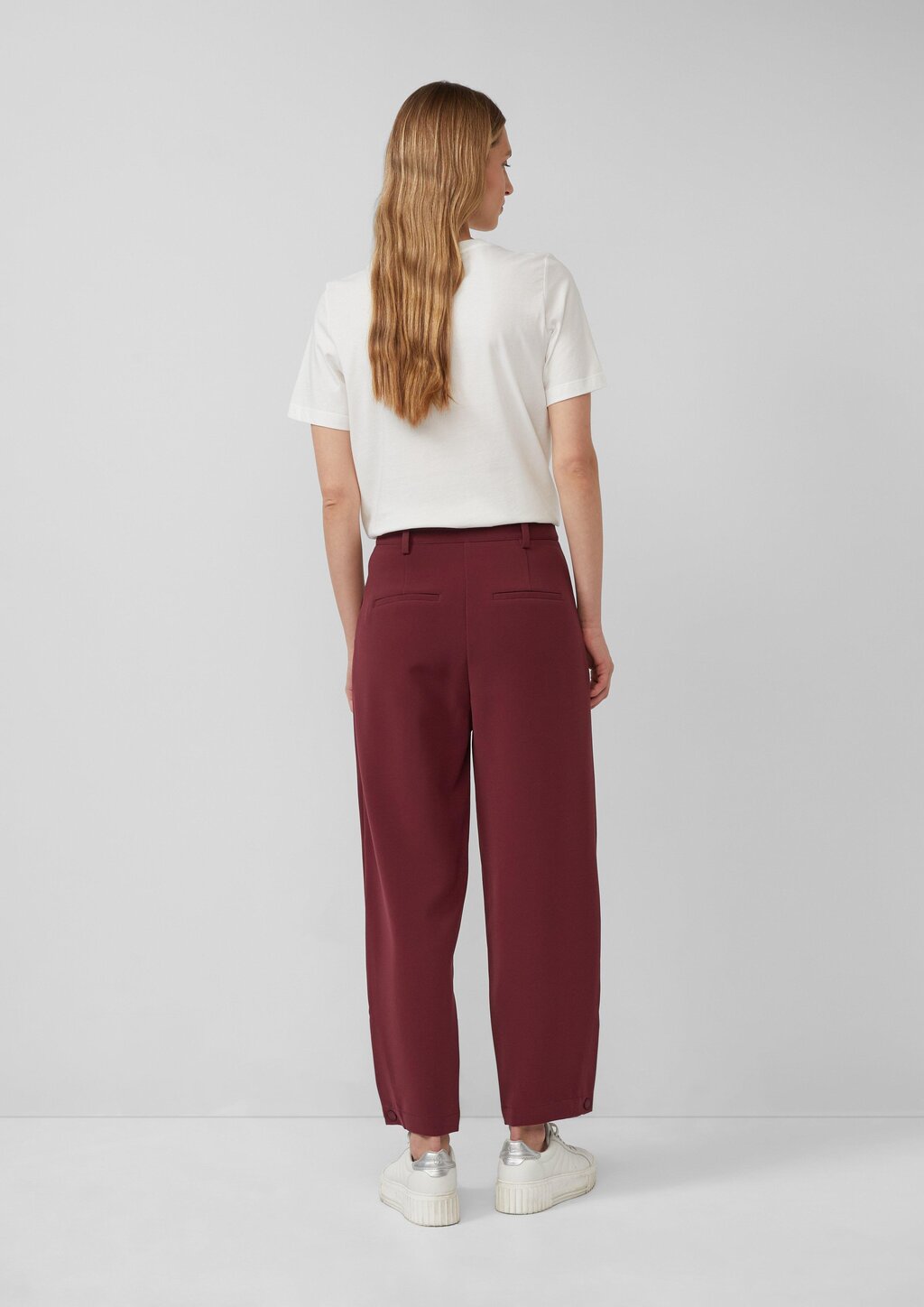 Cropped Hose mit Barrel Leg und Saum-Detail