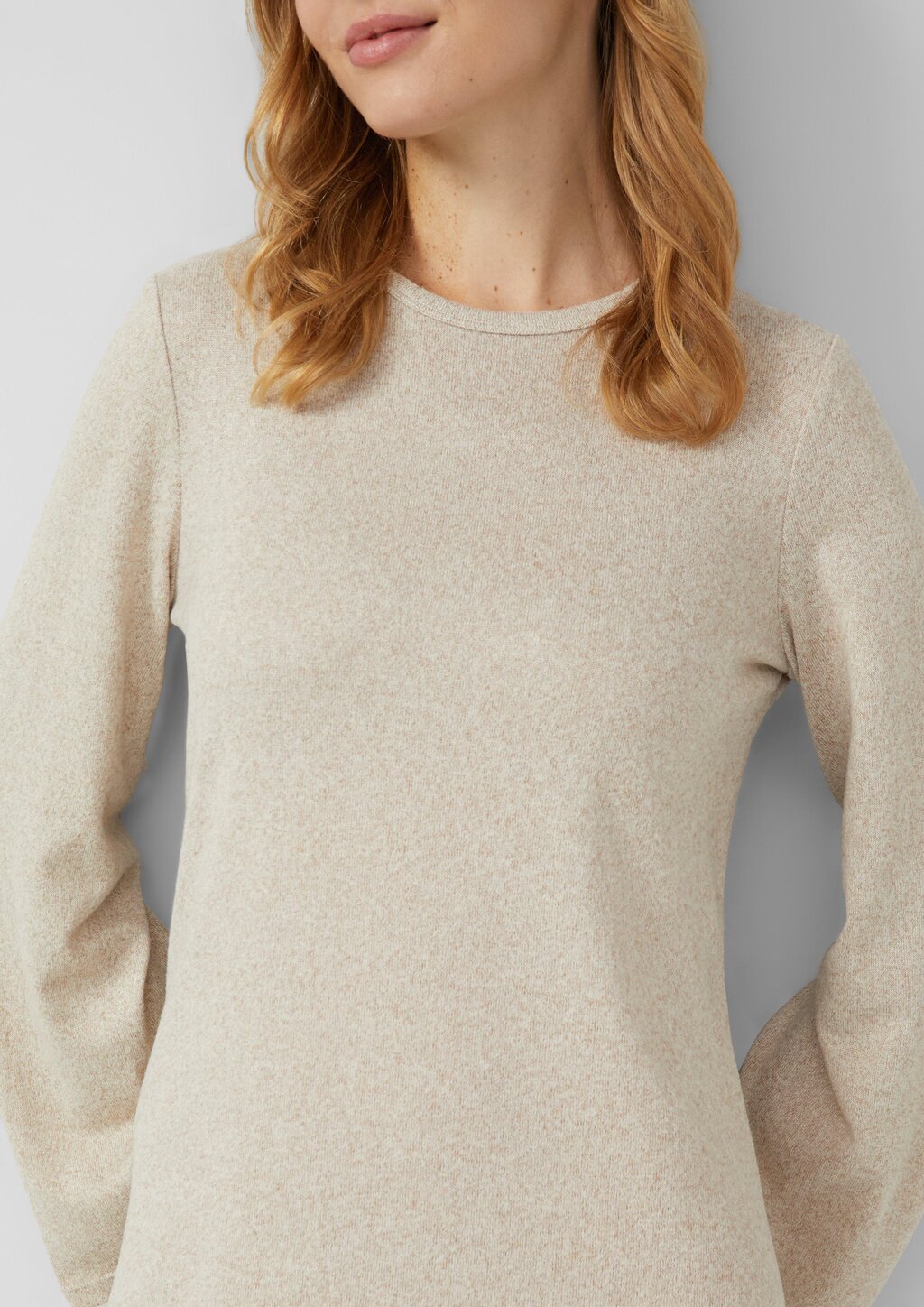 Bequemes Strickkleid mit leicht ausgestelltem Saum