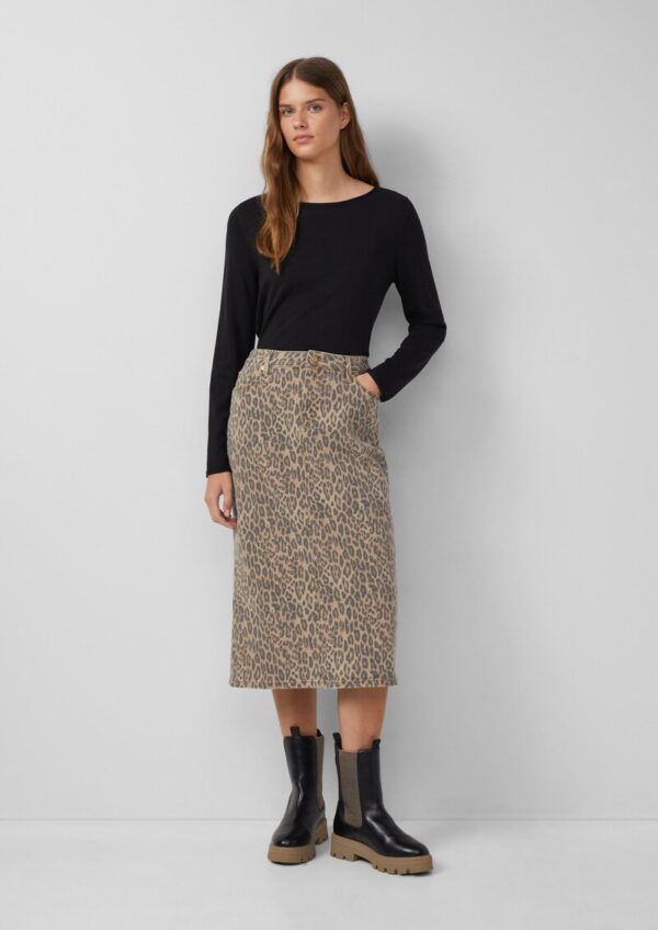 Denimrock in Midilänge mit Leo-Print