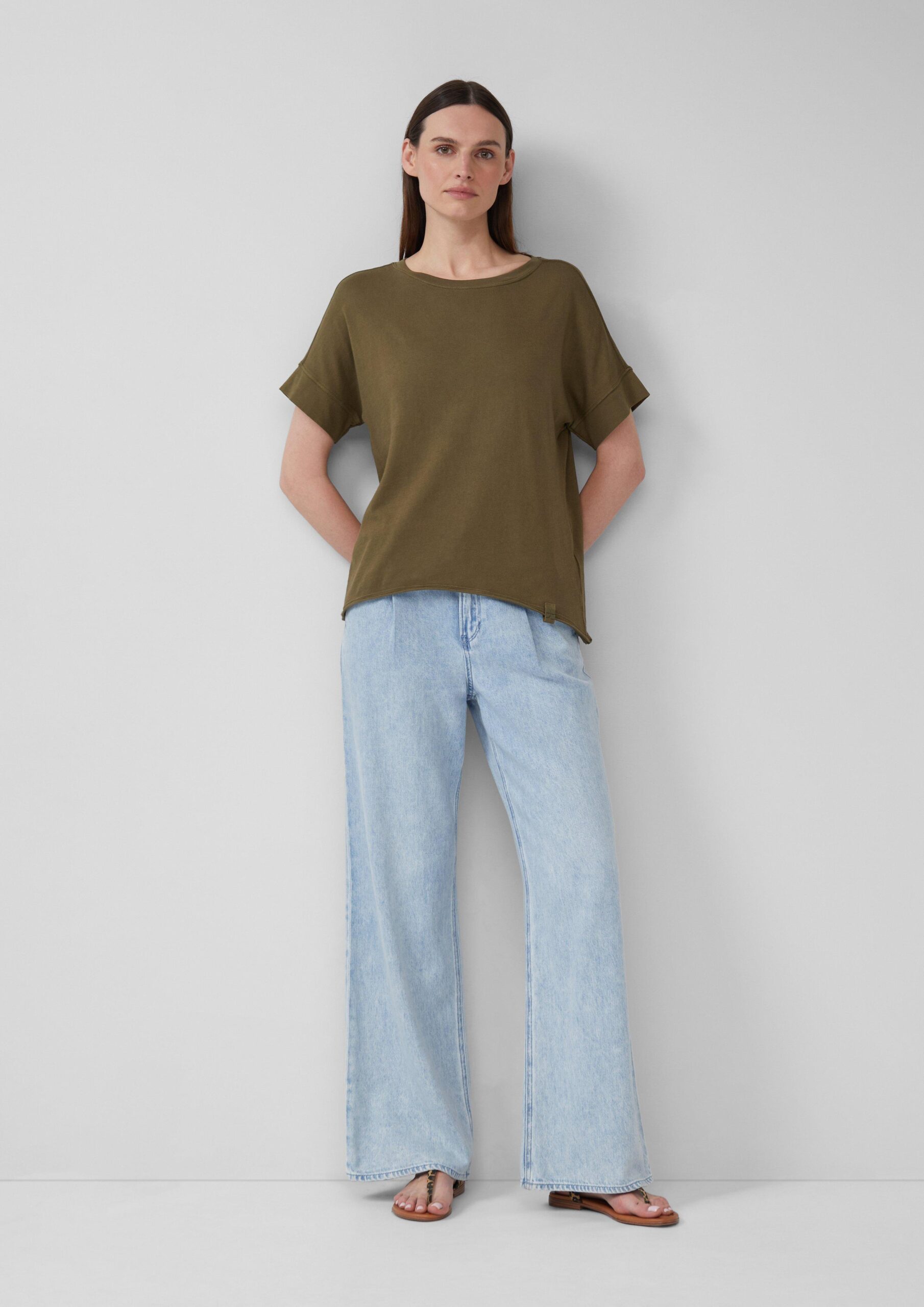 Baumwollshirt mit Wascheffekt und Rollsaum