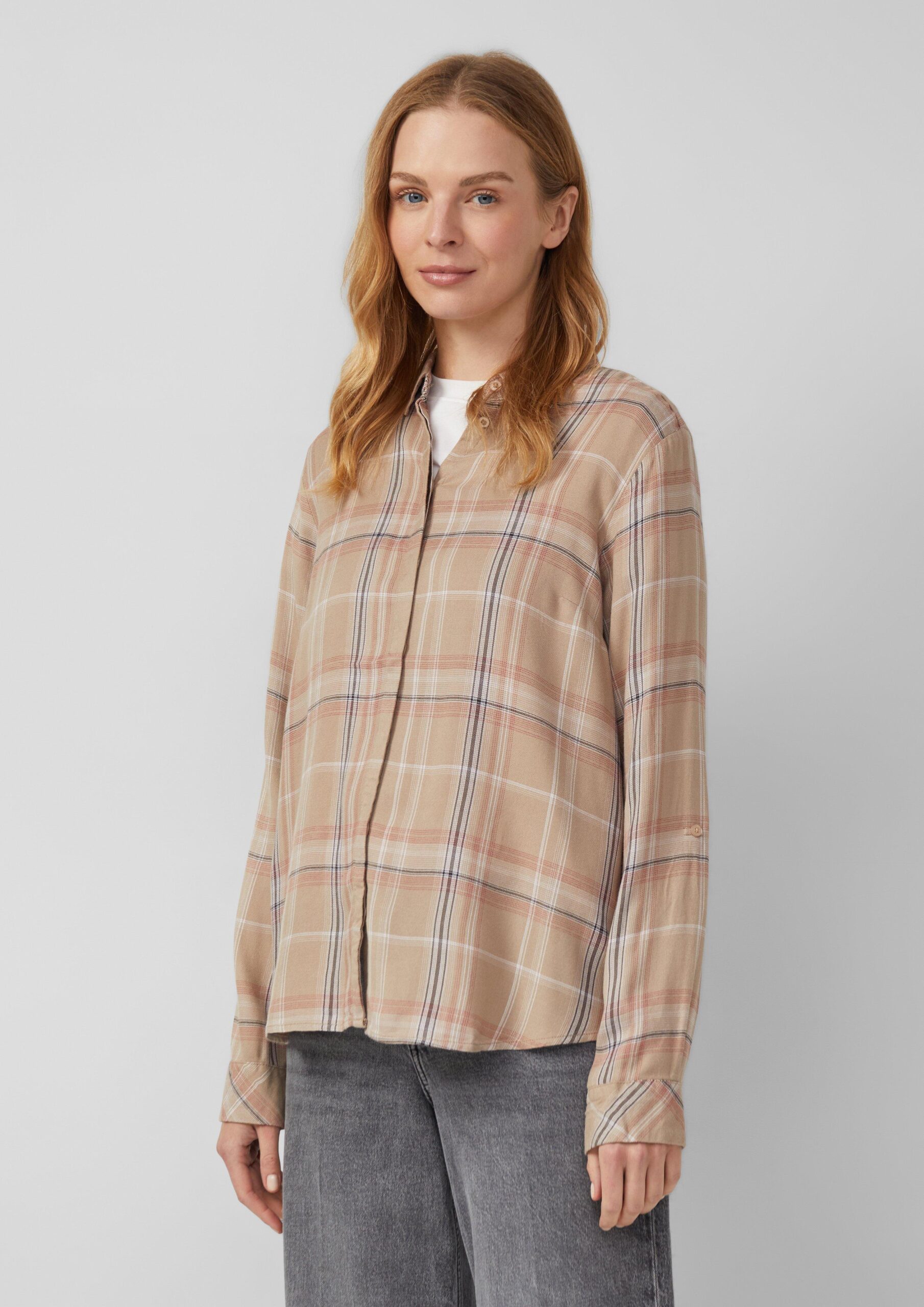 Karierte Hemdbluse aus Viskose-Modal-Mix