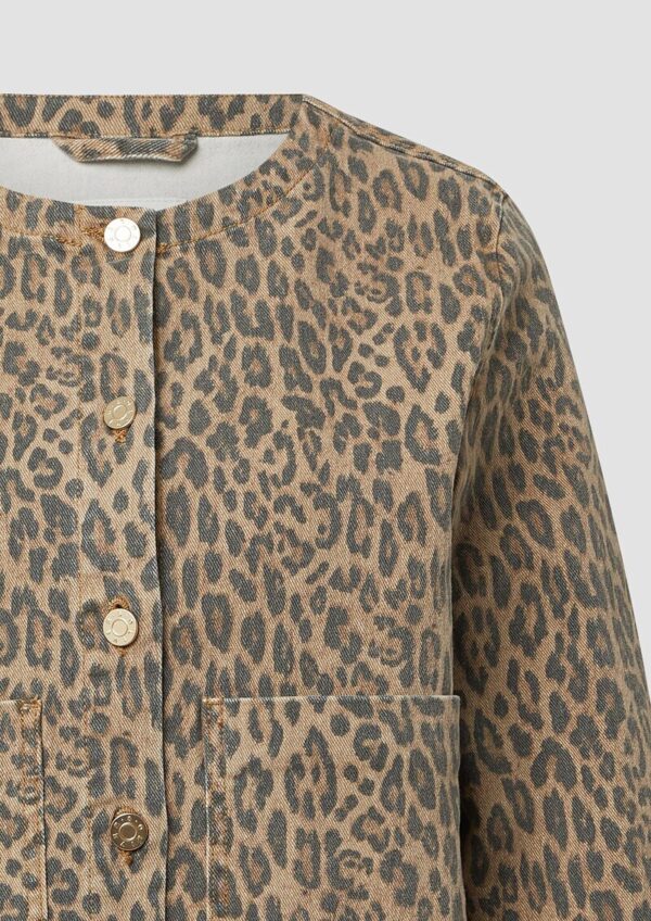 Verkürzte Denimjacke mit Leoprint