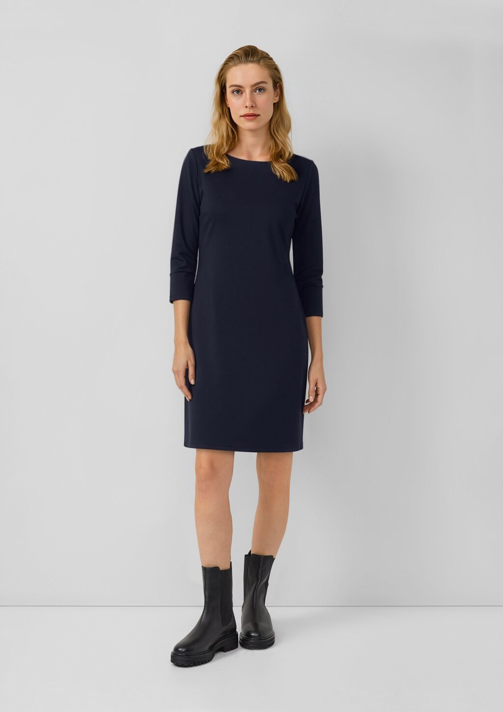 Figurbetontes Jersey-Kleid mit 3/4-Ärmeln