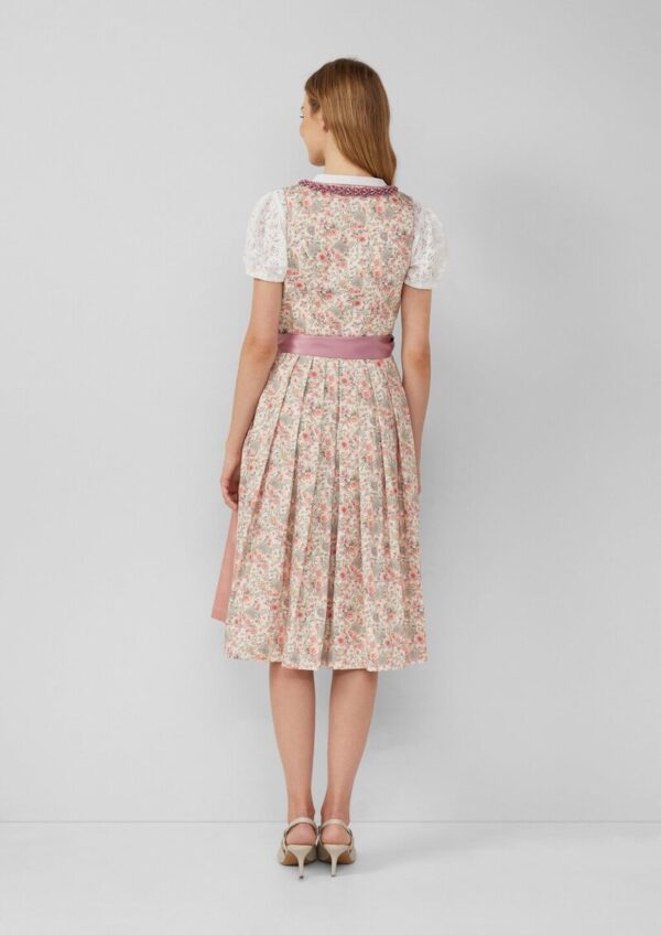 Verspieltes Dirndl mit Bluse | Volksfest