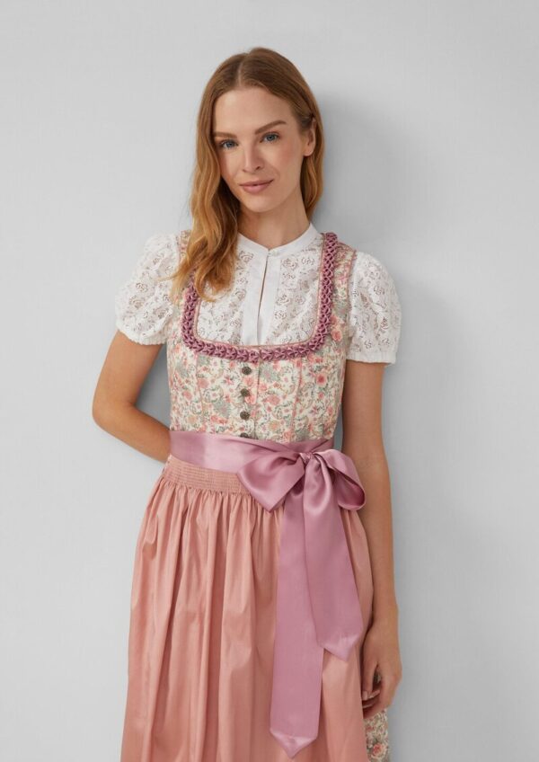 Verspieltes Dirndl mit Bluse | Volksfest