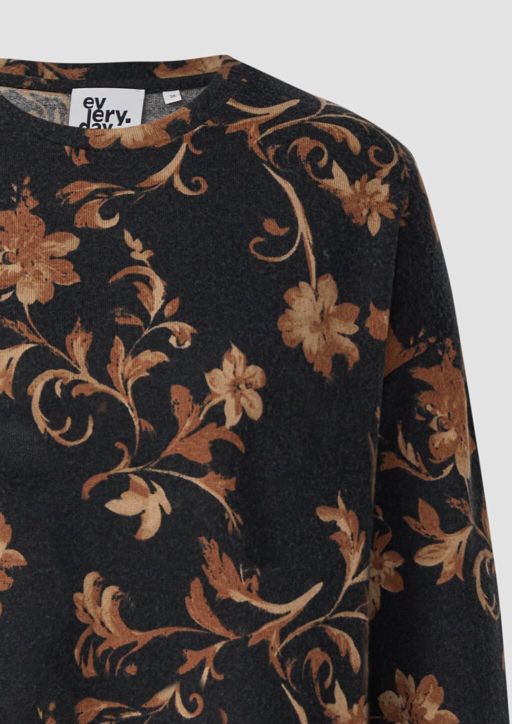 Leichter Pullover mit floralem All-over-Print