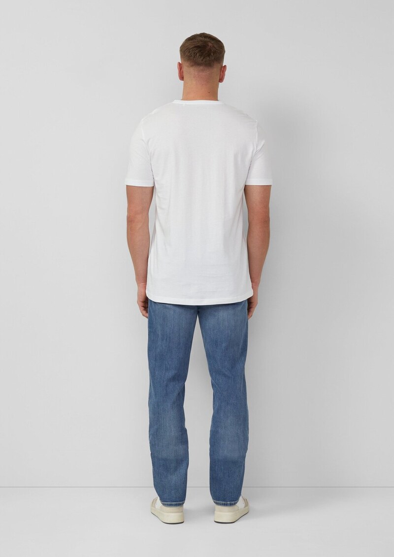 Basic V-Shirt mit Logo-Print auf der Front