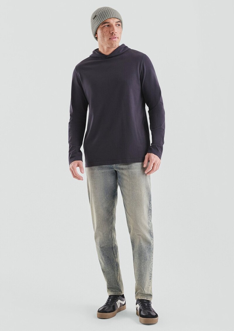 Strickmütze in grober Strickstruktur mir Logo