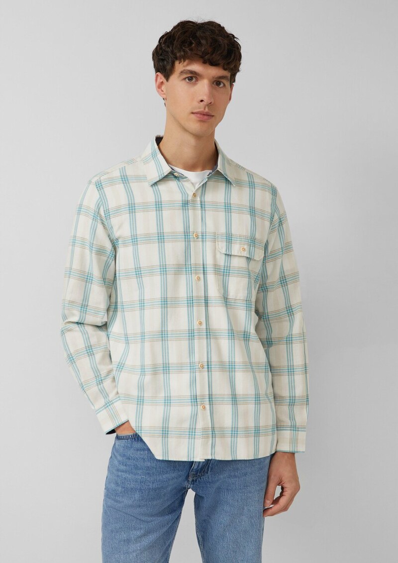 Regular Fit: Fein strukturiertes Karohemd mit Kentkragen und Brusttasche